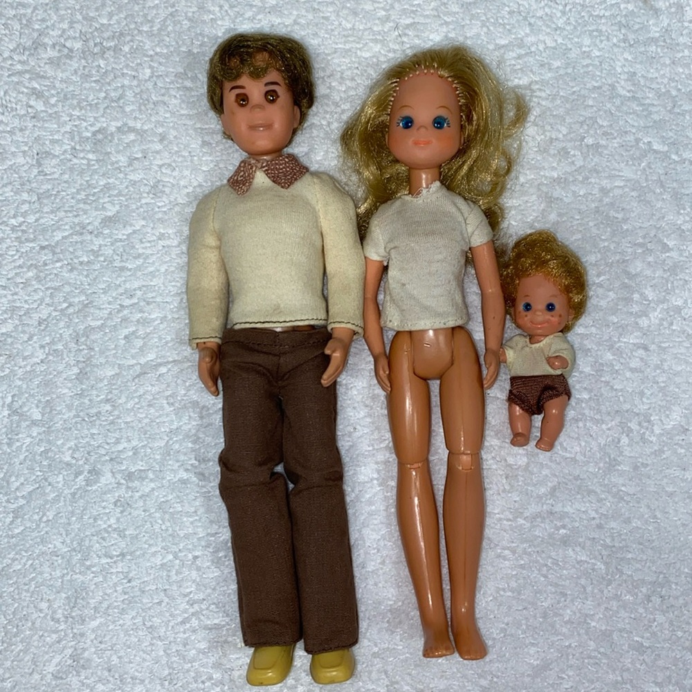 Vintage 70’s sunshine family dad, mom and baby dolls
